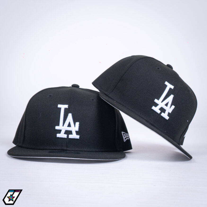 Casquette Baseball Snapback Be U - Noir Et Rouge - Design Original - Taille Unique - Fabriqué Au UK