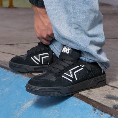 Vans Upland Black/Black/White VN000D25B8C