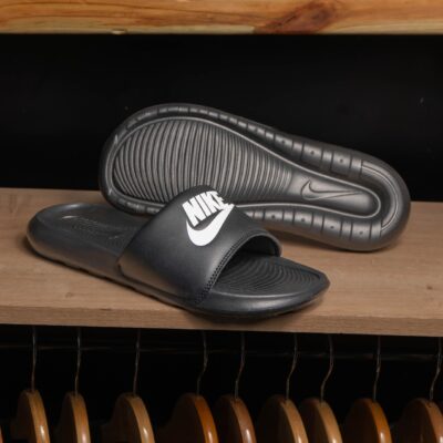 Nike Sandalia VICTORI ONE SLIDE CN9675 002