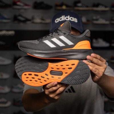 B4-134 ADIDAS ULTRARUN 5 MALE JQ6941 NEGRO/NARANJA TALLA 8